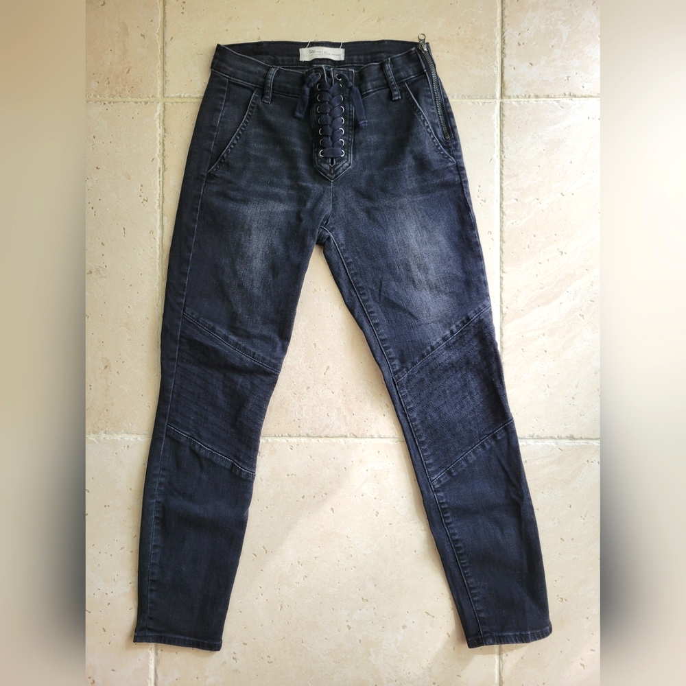 Gap Jeans, true skinny, Stretch, lace flye. size 27